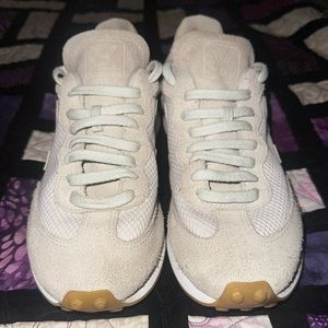 Women’s Rio Blanco Vejas Size 9